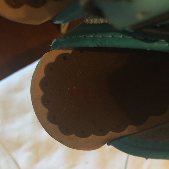 Girls Blue Clogs - Picture 4 of 4